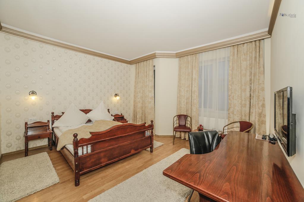 Hotel Golden Spirit Baile Herculane Room photo